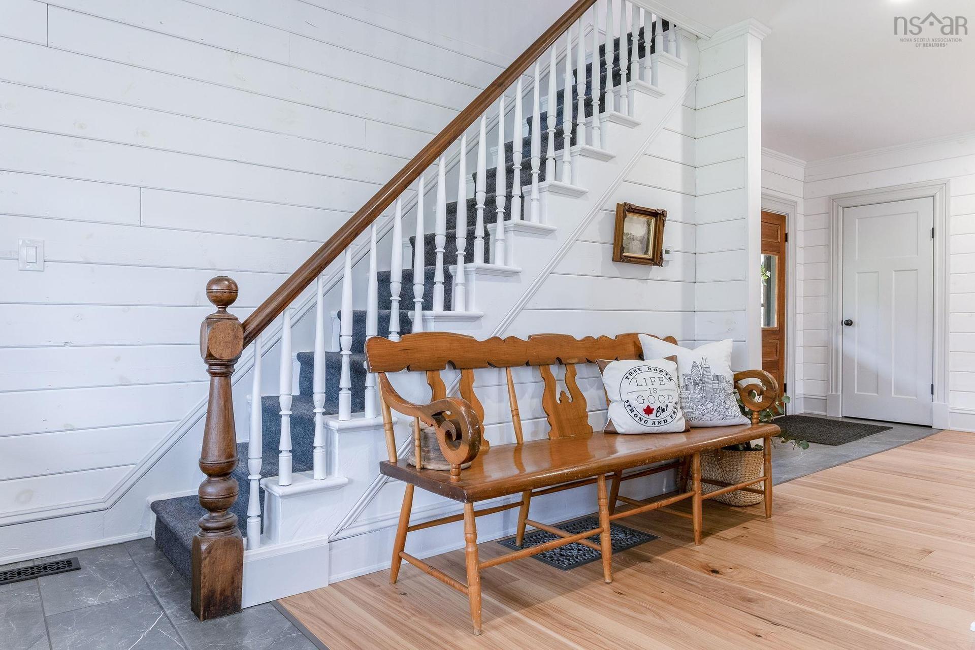 472 Highway 1, Smiths Cove, NS