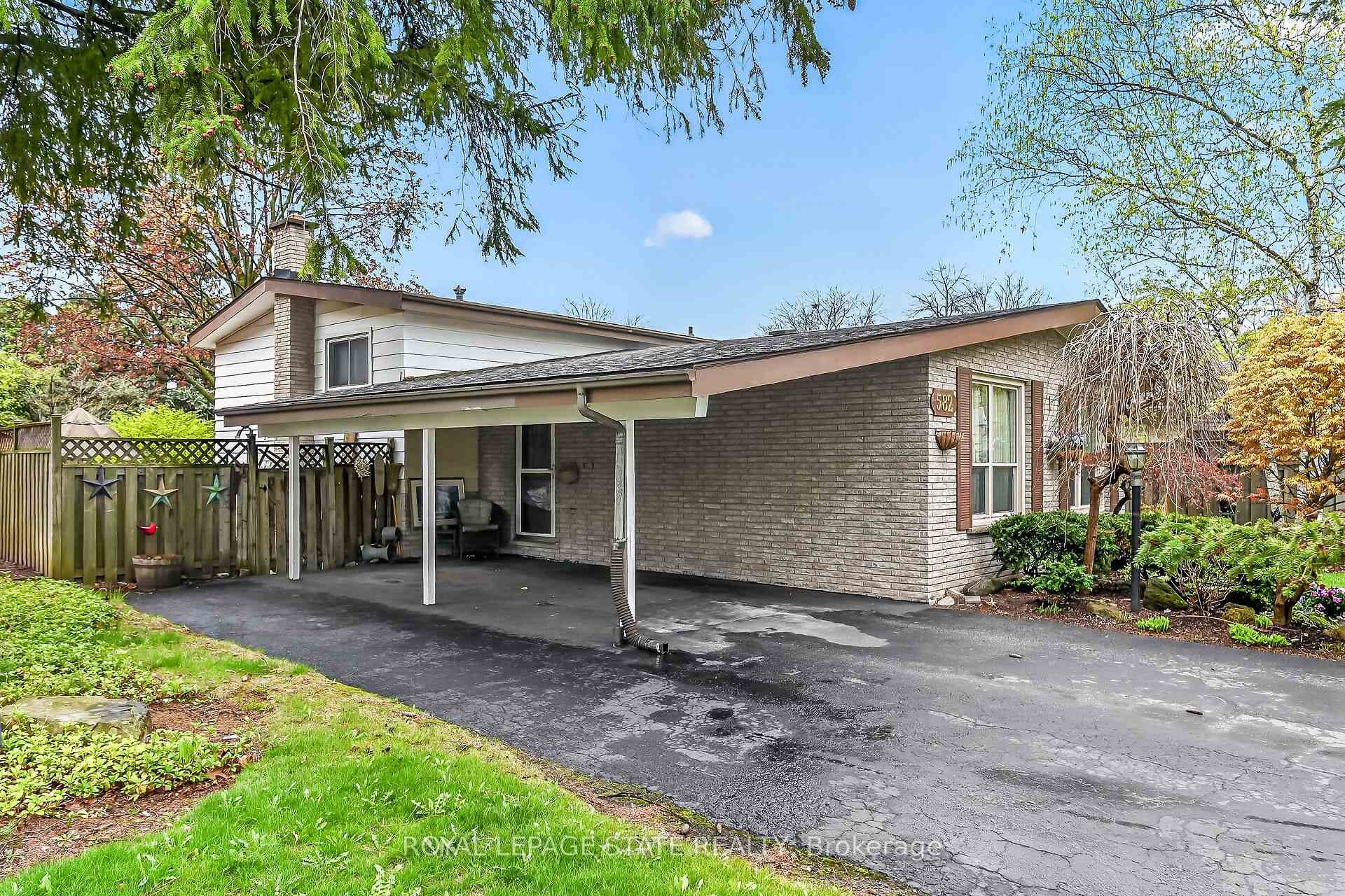582 Woodview Road, Burlington, ON - Outdoor