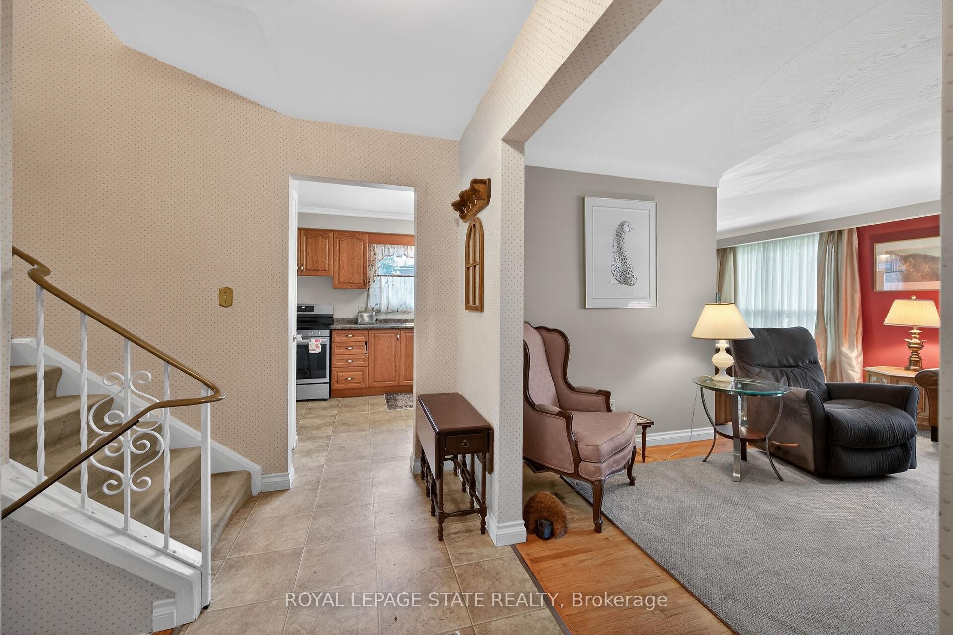 582 Woodview Road, Burlington, ON - Indoor