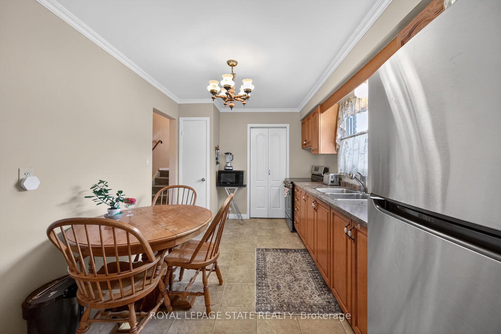 582 Woodview Road, Burlington, ON - Indoor