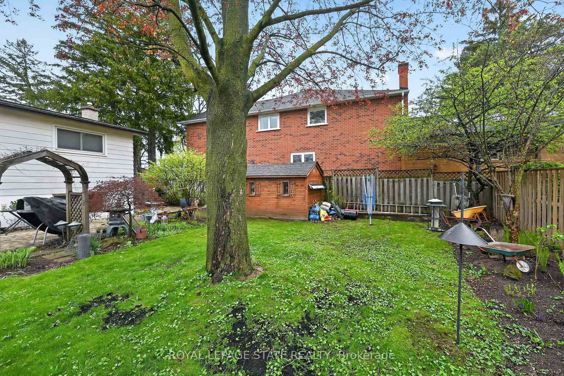 582 Woodview Road, Burlington, ON - Outdoor