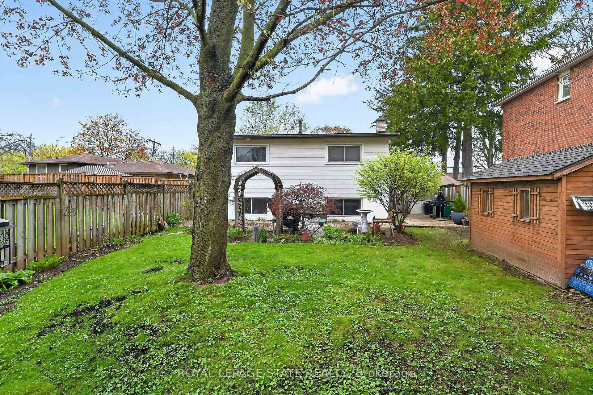 582 Woodview Road, Burlington, ON - Outdoor