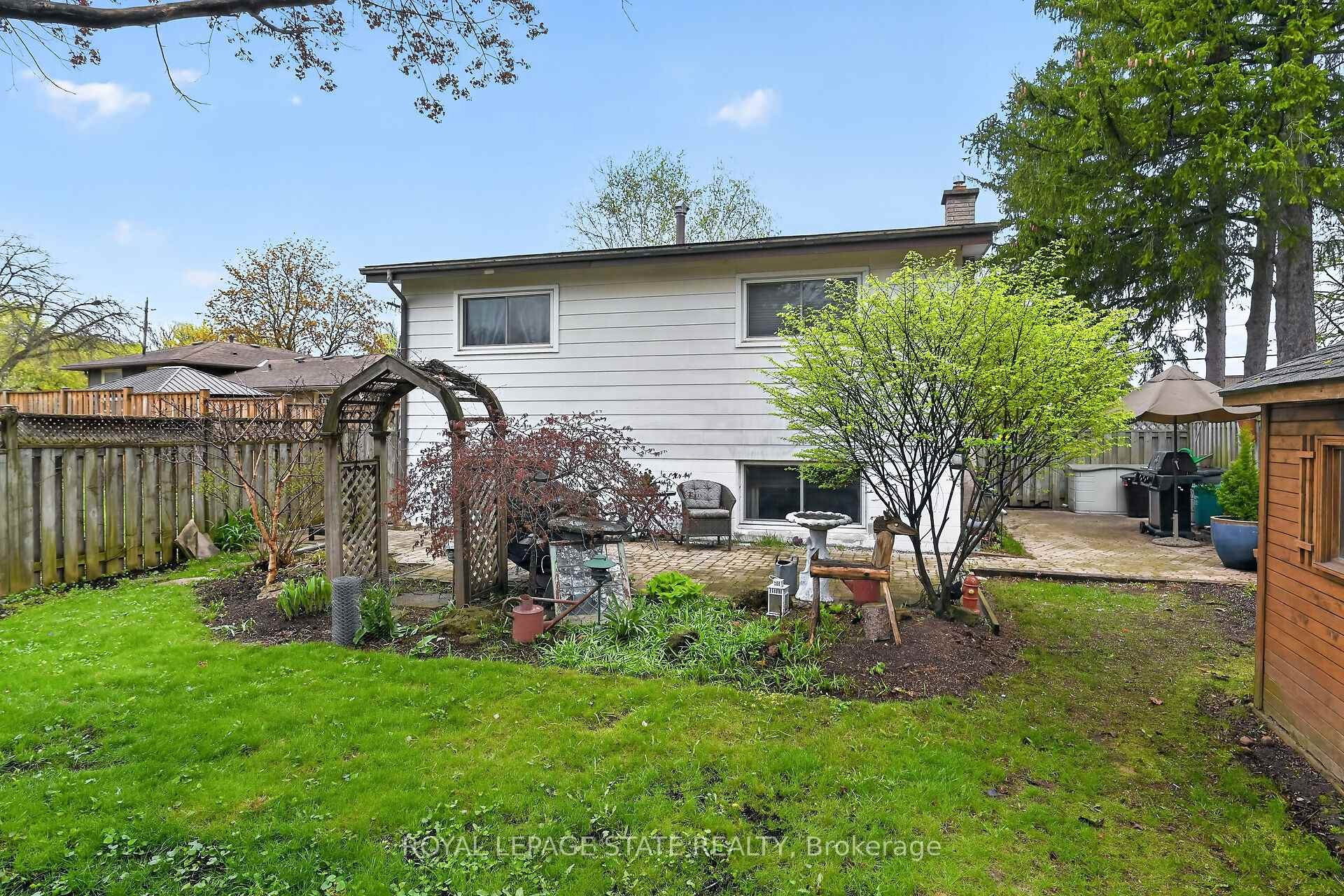 582 Woodview Road, Burlington, ON - Outdoor
