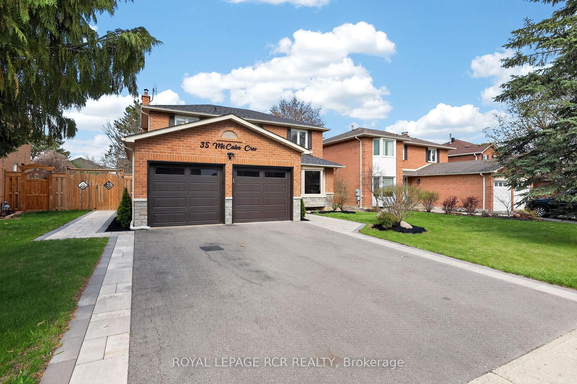 35 Mccabe Crescent, Caledon, ON - Outdoor With Facade