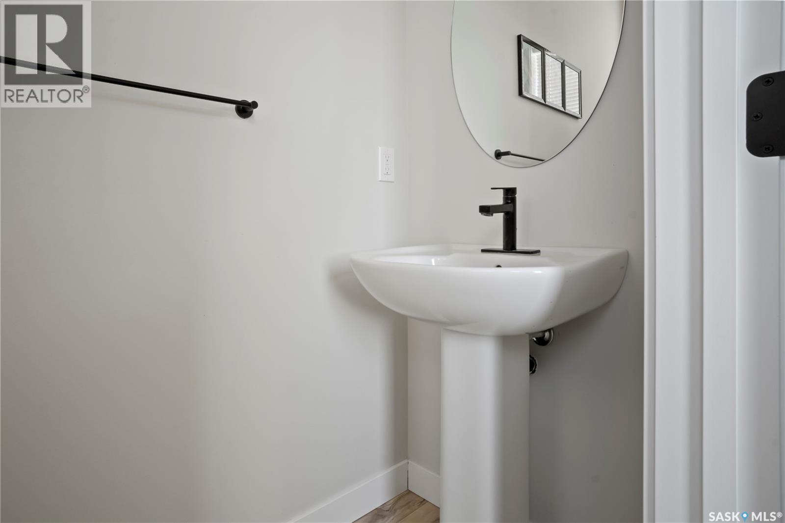 4744 Buckingham Drive, Regina, SK - Indoor Photo Showing Bathroom