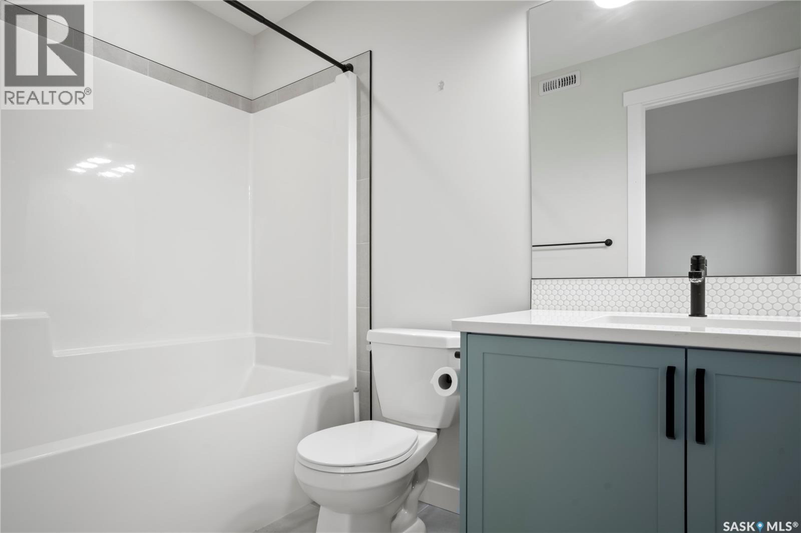 4744 Buckingham Drive, Regina, SK - Indoor Photo Showing Bathroom