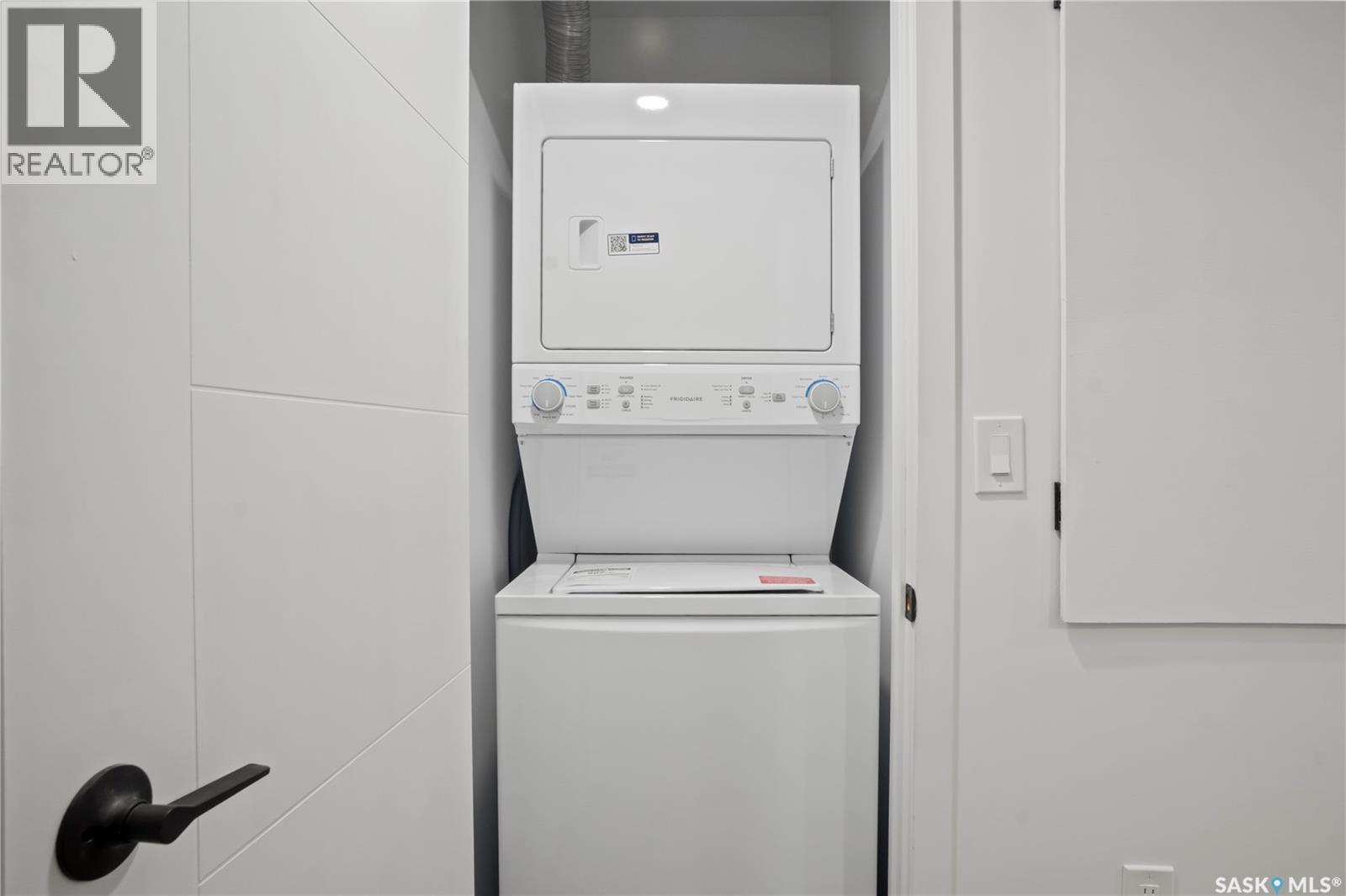 4744 Buckingham Drive, Regina, SK - Indoor Photo Showing Laundry Room