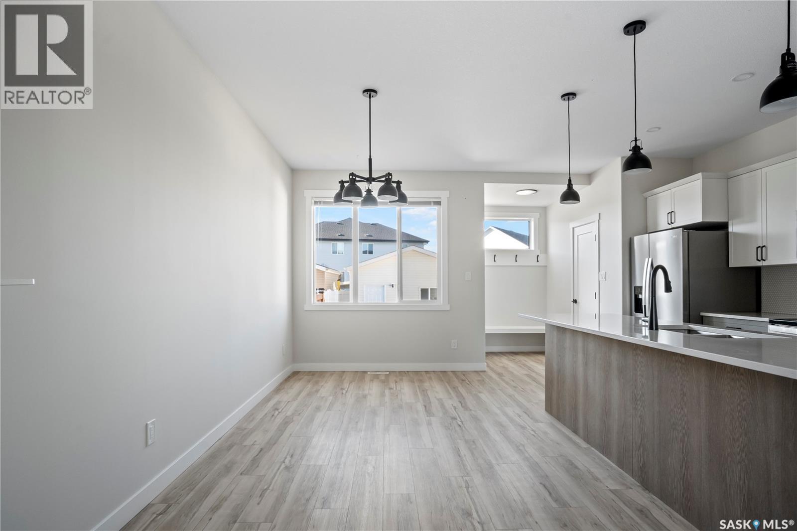 4744 Buckingham Drive, Regina, SK - Indoor Photo Showing Kitchen