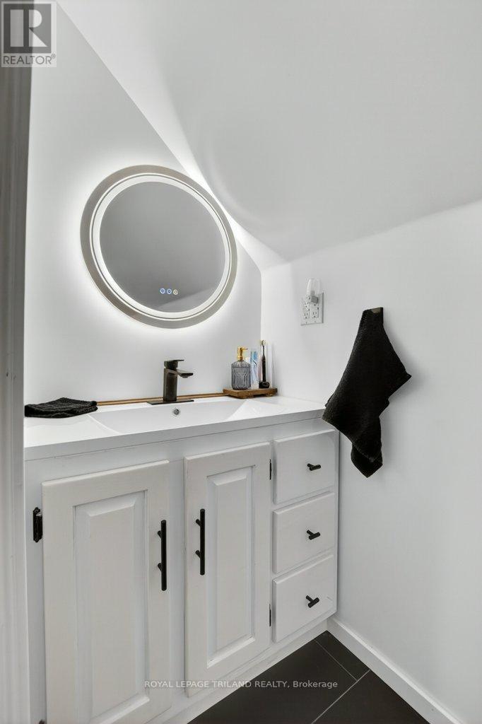 73.5 Hughes Street, St. Thomas, ON - Indoor Photo Showing Bathroom