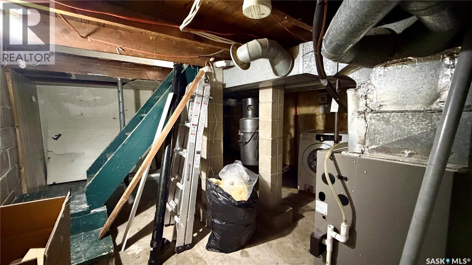 217 L Avenue N, Saskatoon, SK - Indoor Photo Showing Basement