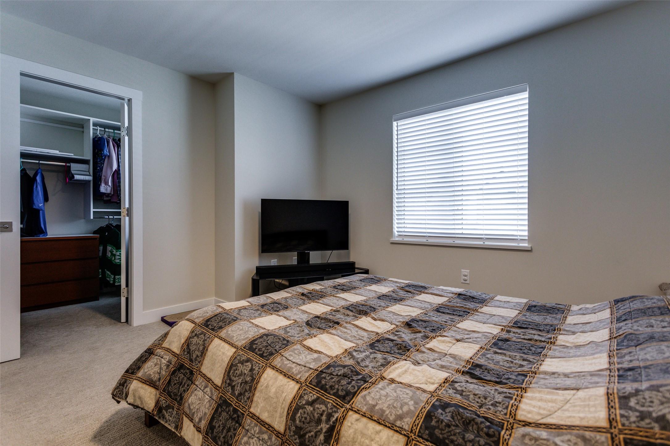172-4025 Gellatly Road, West Kelowna, BC - Indoor Photo Showing Bedroom