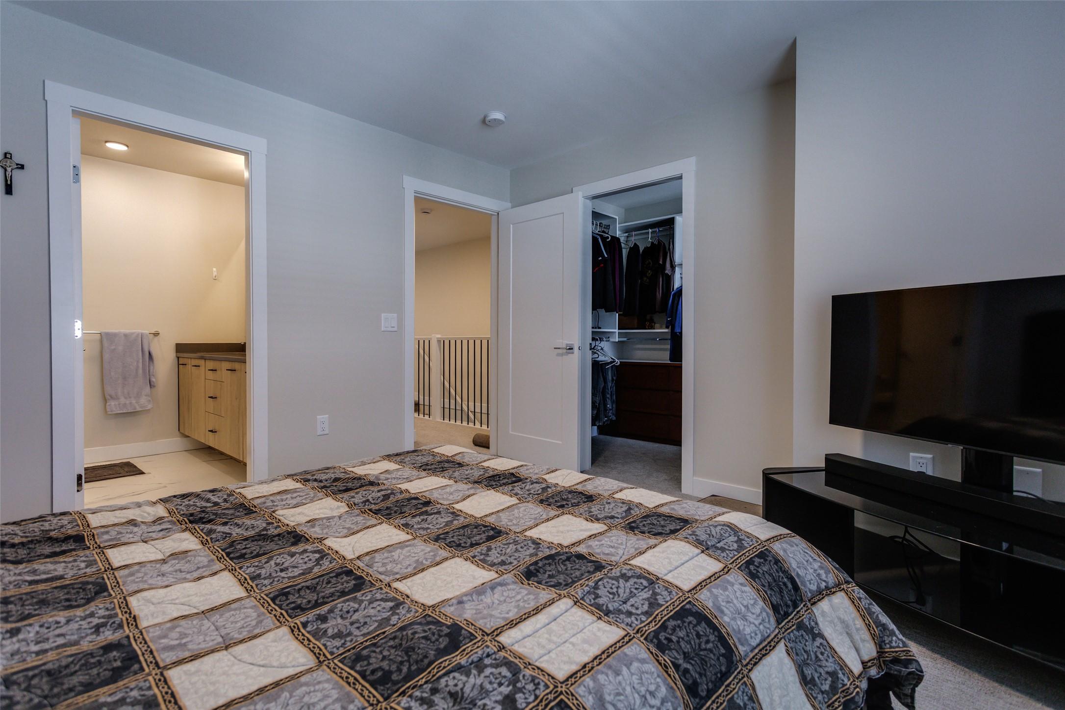 172-4025 Gellatly Road, West Kelowna, BC - Indoor Photo Showing Bedroom