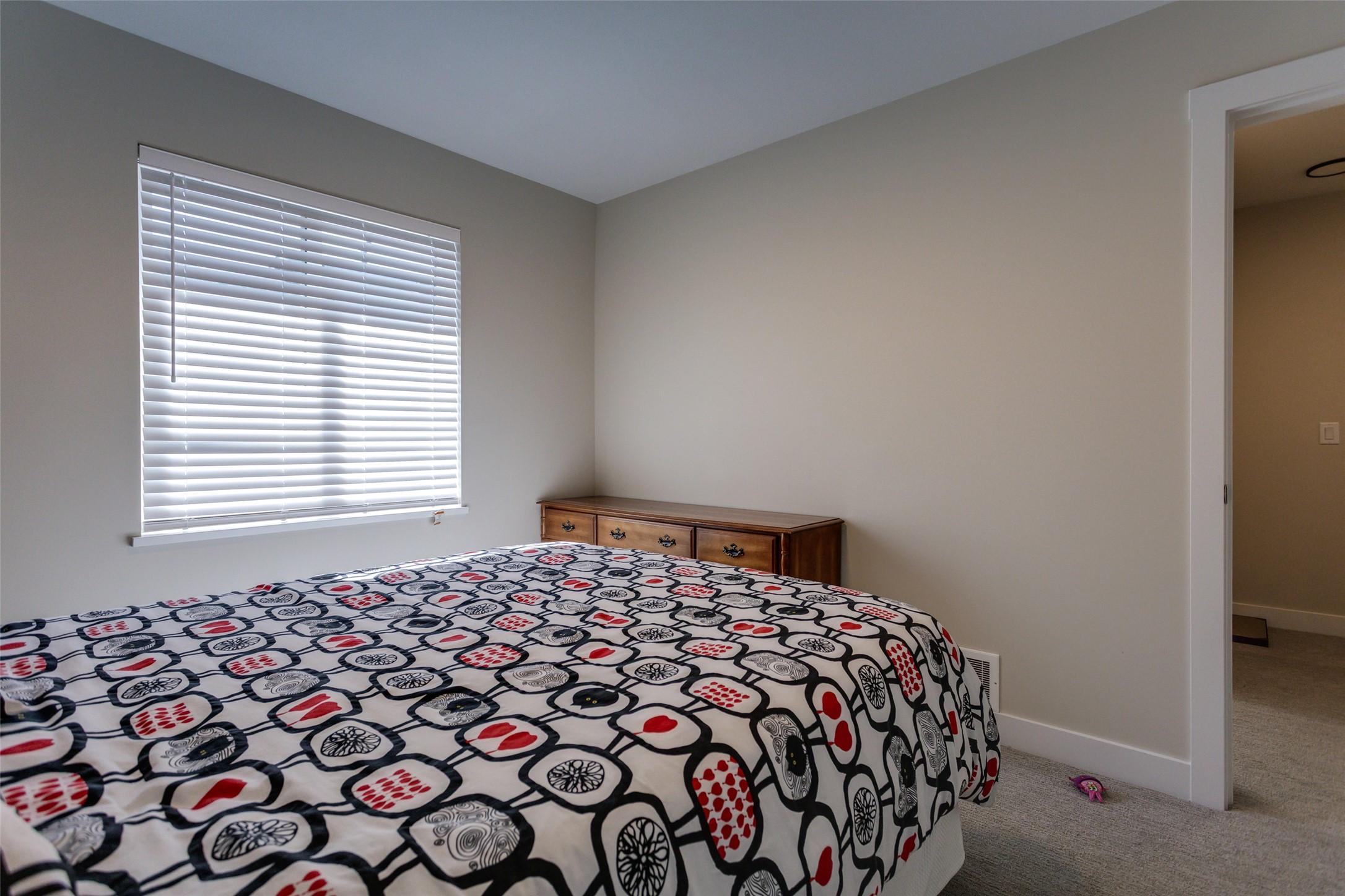 172-4025 Gellatly Road, West Kelowna, BC - Indoor Photo Showing Bedroom