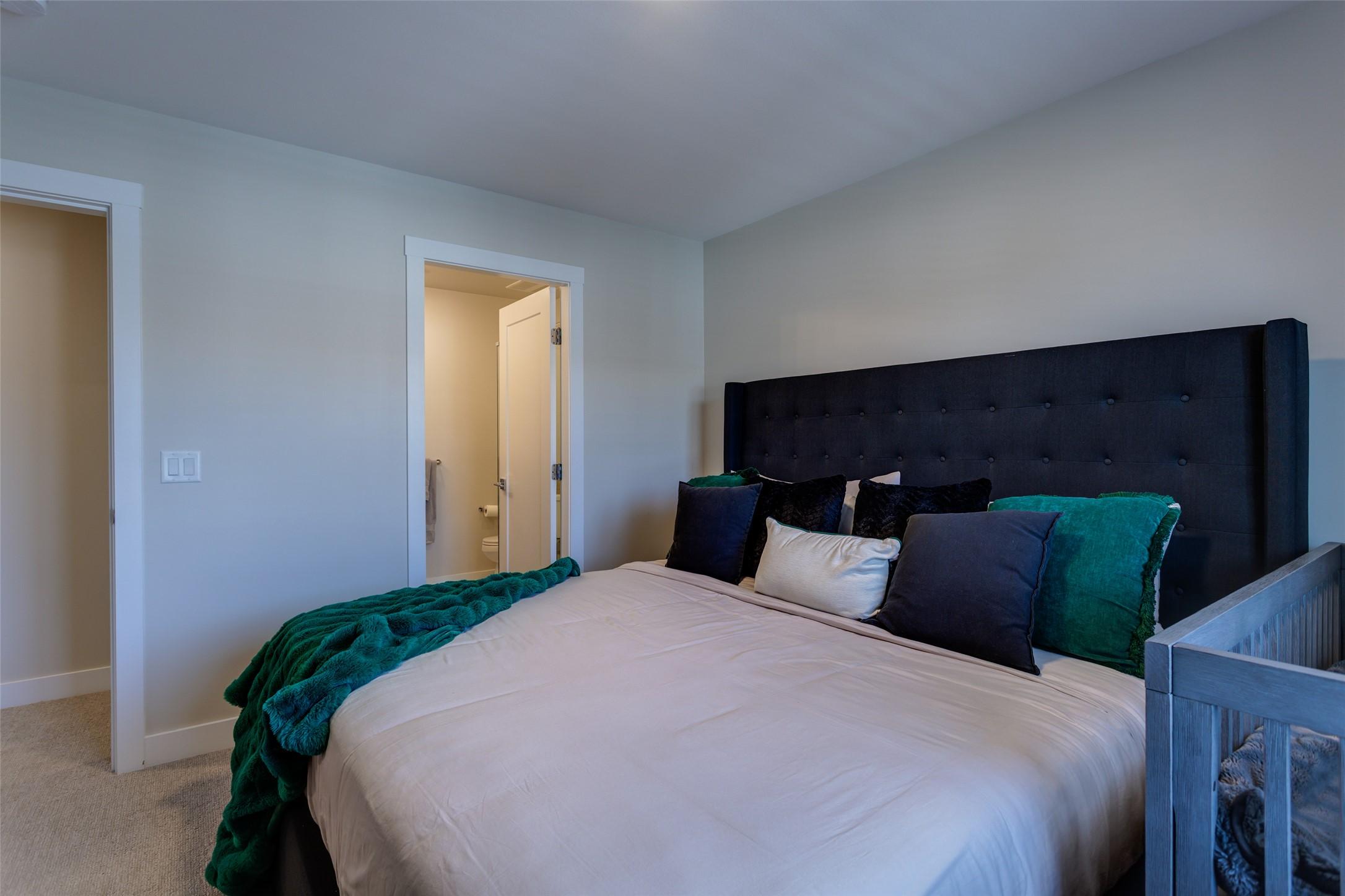 173-4025 Gellatly Road, West Kelowna, BC - Indoor Photo Showing Bedroom