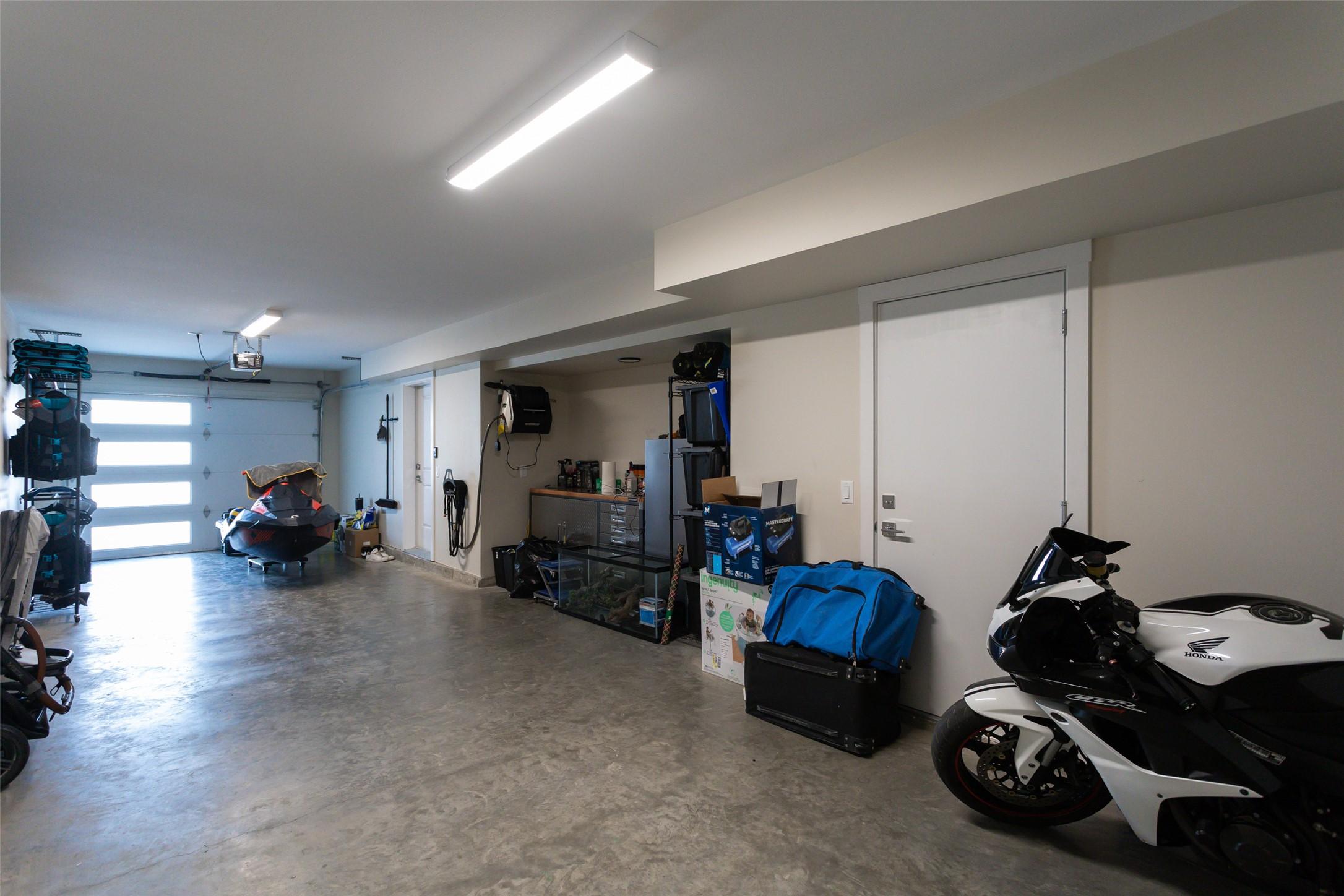 173-4025 Gellatly Road, West Kelowna, BC - Indoor Photo Showing Garage