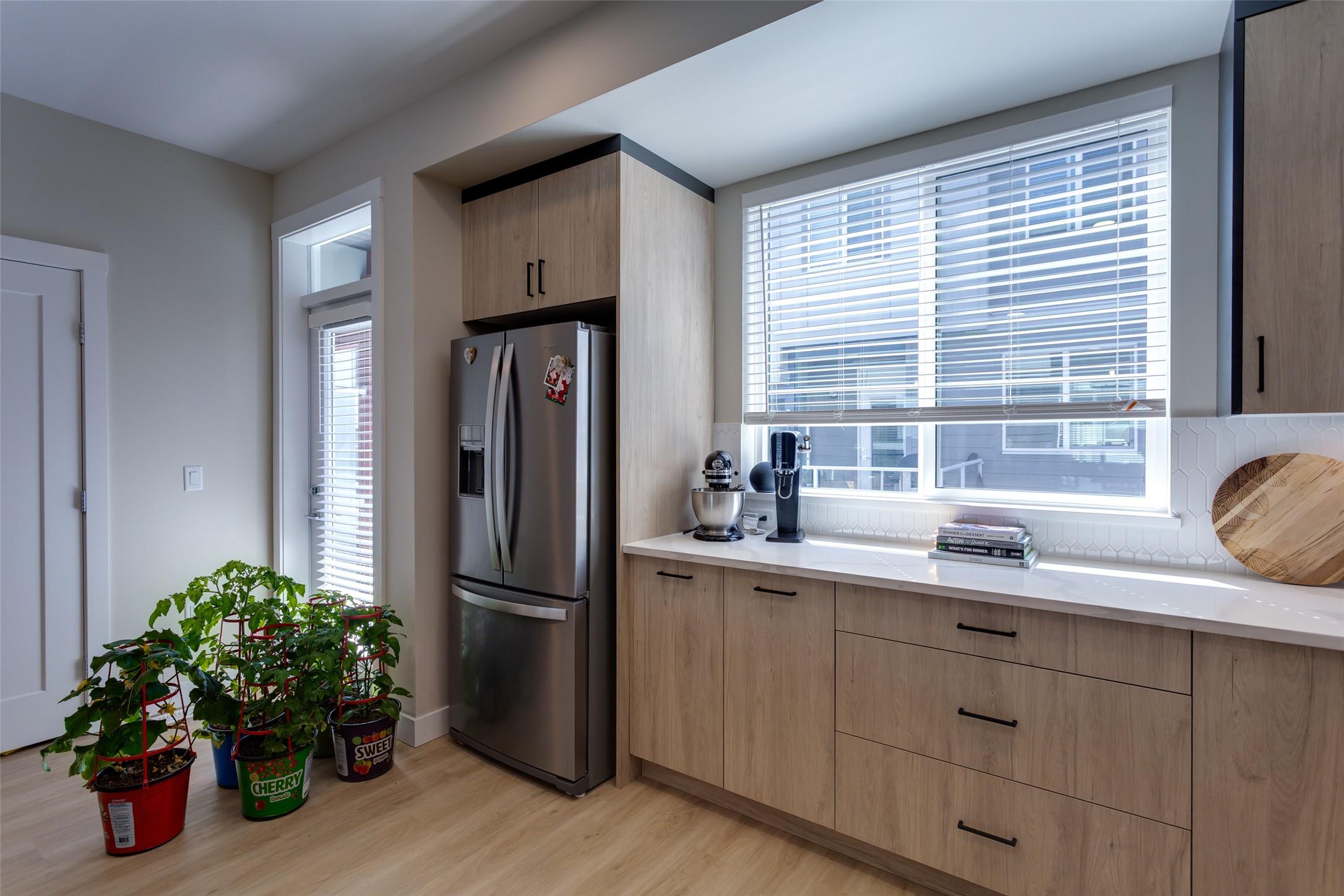 173-4025 Gellatly Road, West Kelowna, BC - Indoor Photo Showing Kitchen