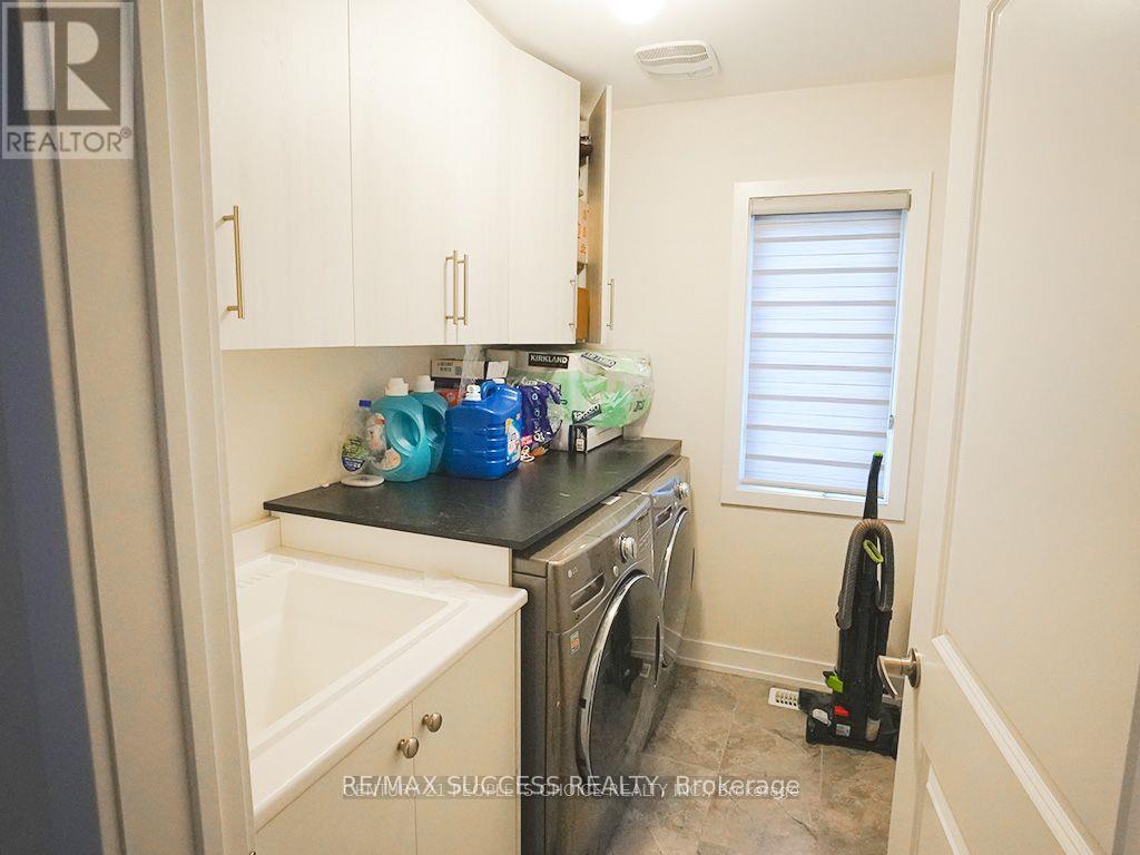 605 Etheridge Avenue, Milton, ON