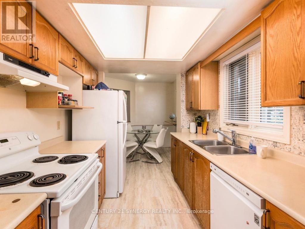 1 Winnegreen Court, Ottawa, ON