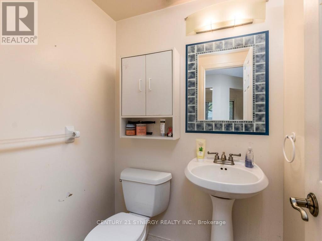 1 Winnegreen Court, Ottawa, ON