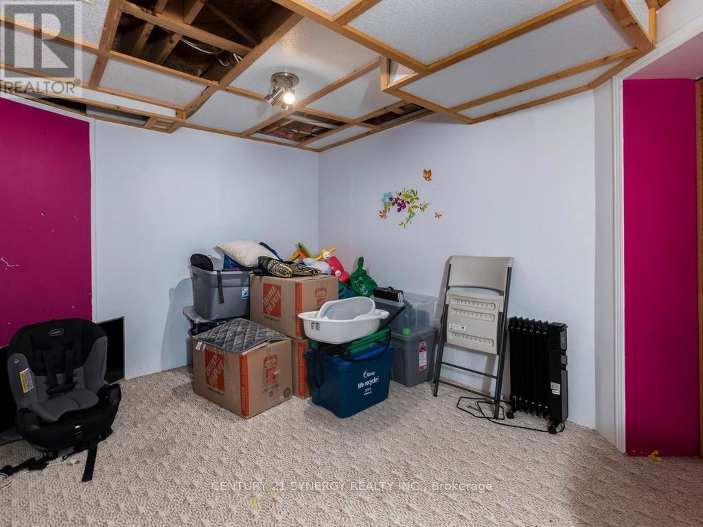 1 Winnegreen Court, Ottawa, ON