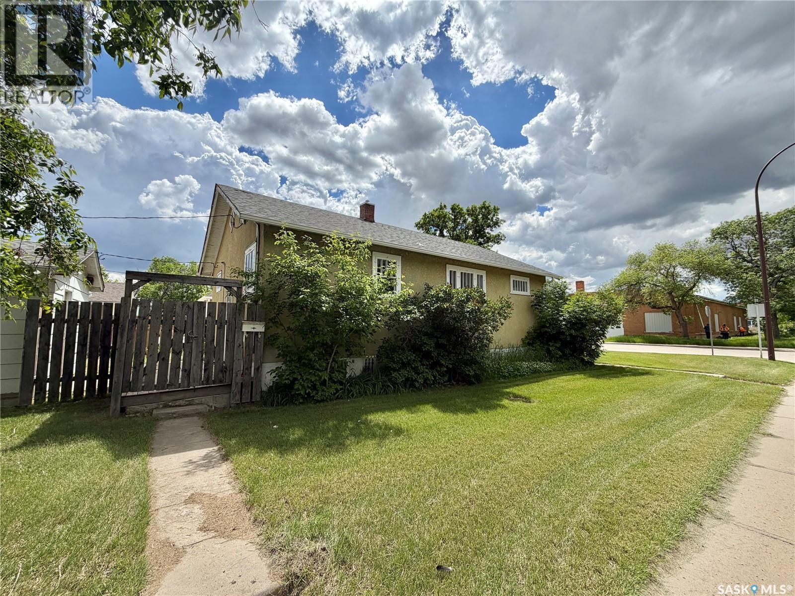 175 5Th Avenue Nw, Swift Current, SK