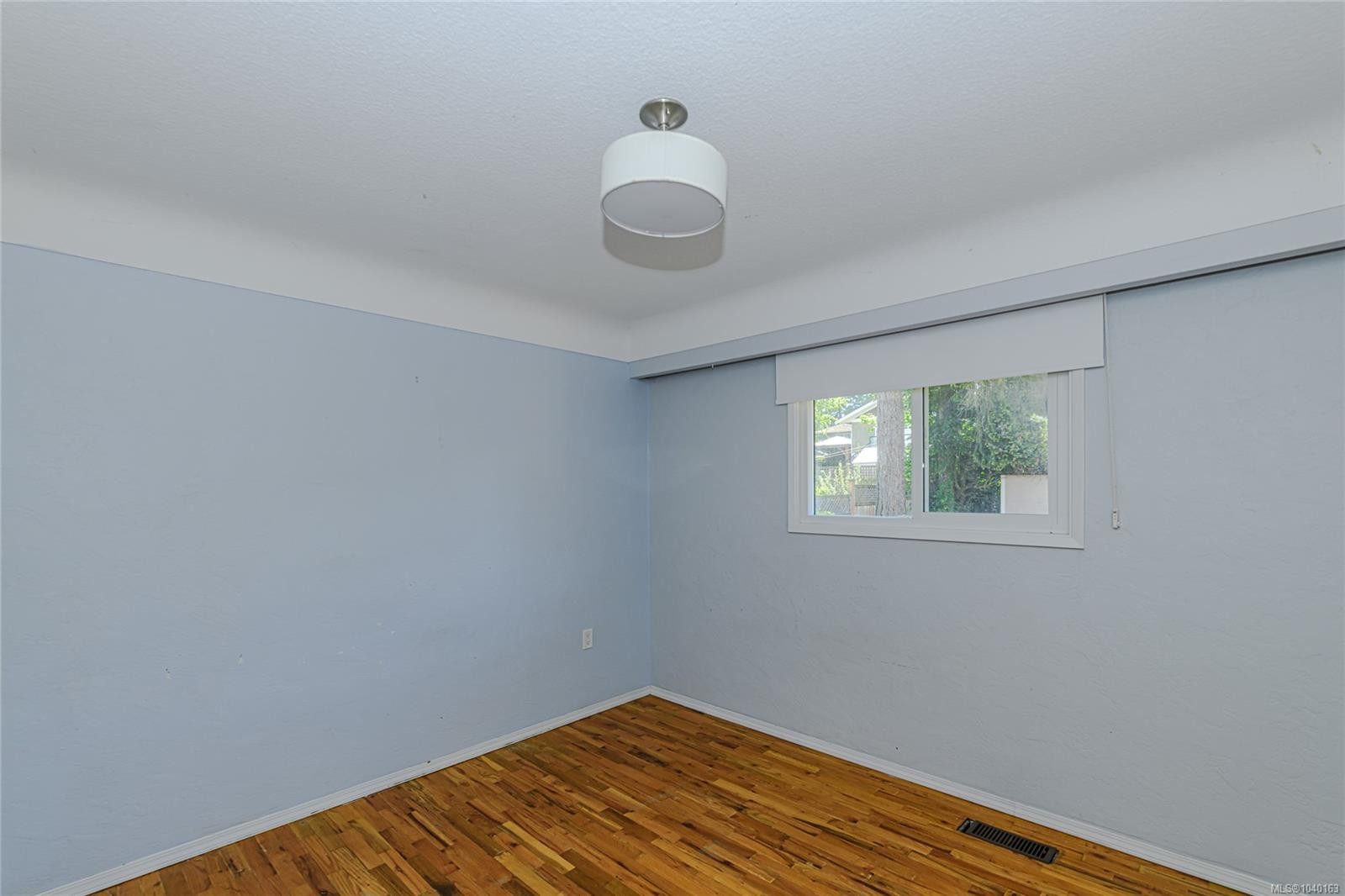 585 Baker St, Saanich, BC