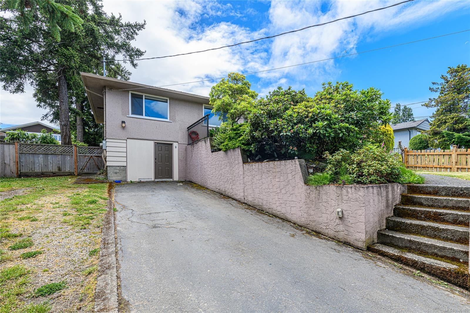 585 Baker St, Saanich, BC