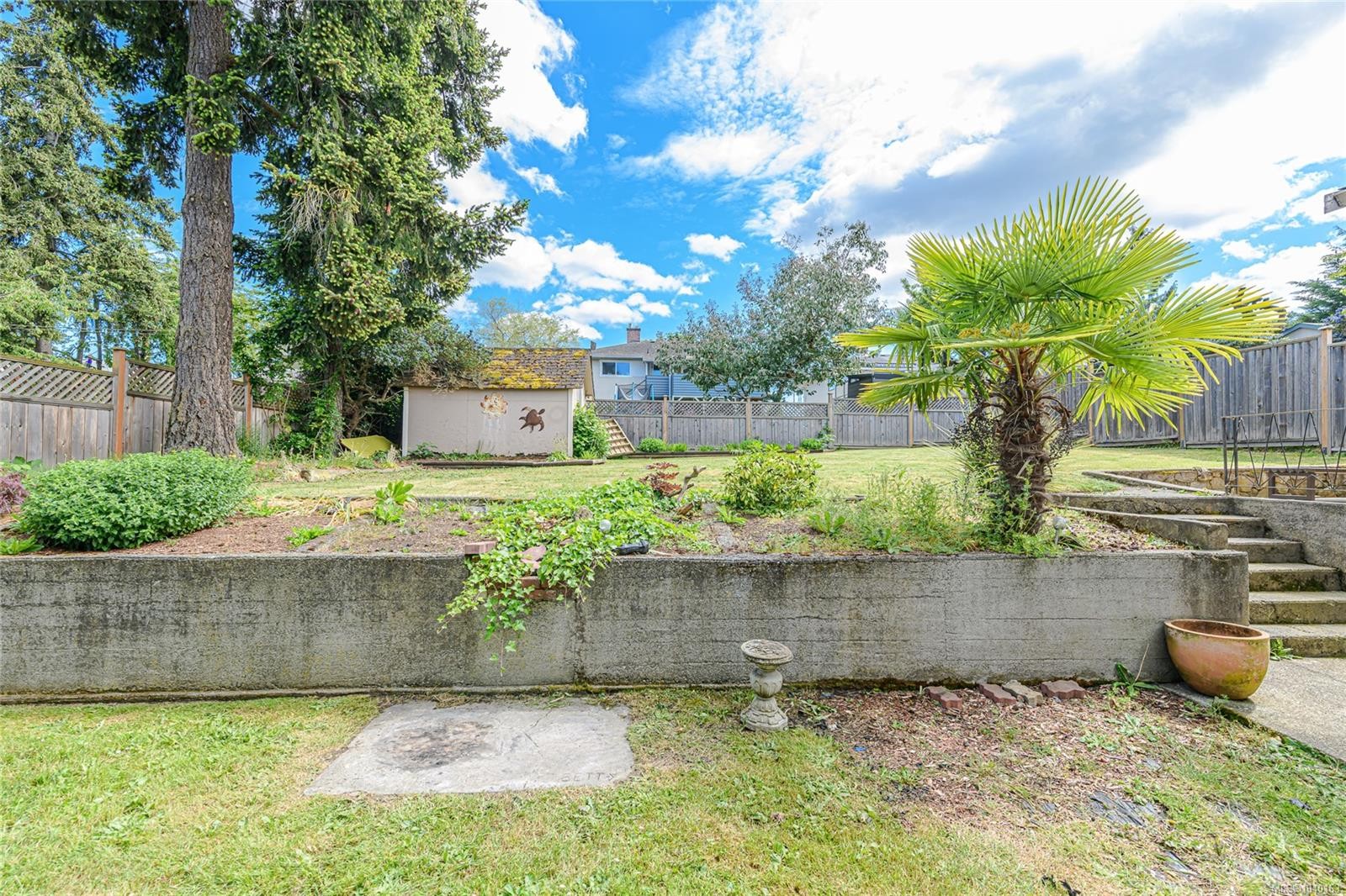 585 Baker St, Saanich, BC