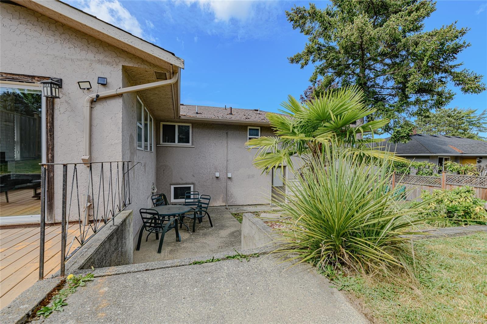 585 Baker St, Saanich, BC
