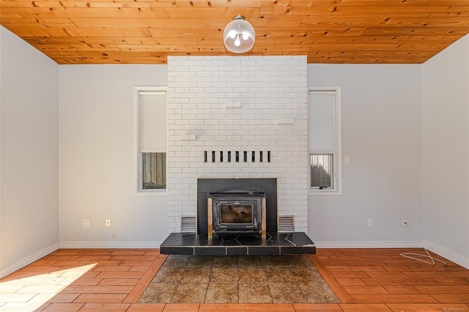 585 Baker St, Saanich, BC