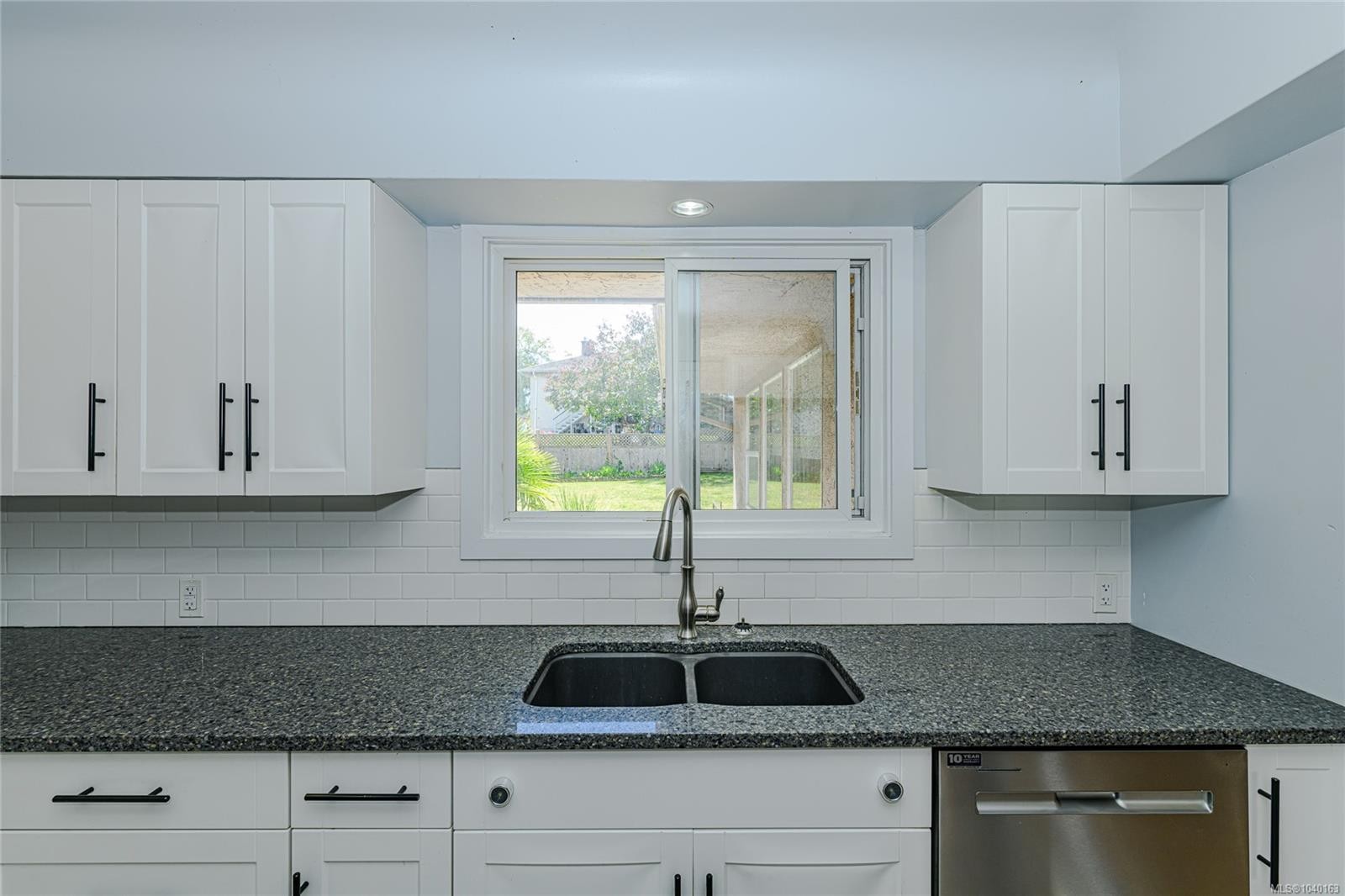 585 Baker St, Saanich, BC
