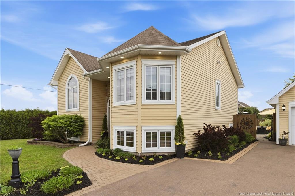101 Chateau Dr, Moncton, NB