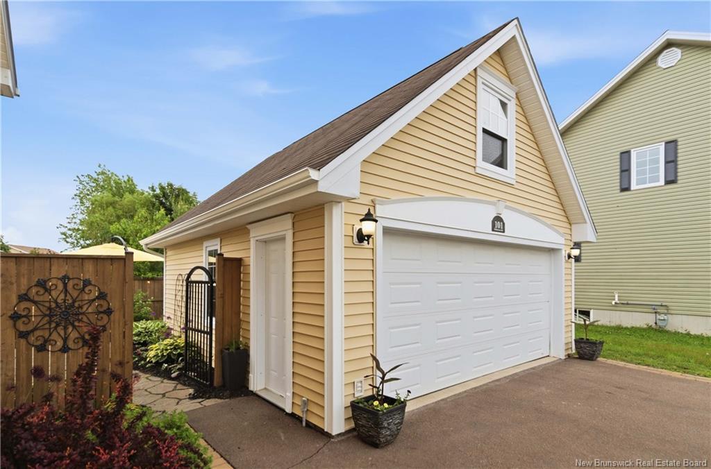 101 Chateau Dr, Moncton, NB