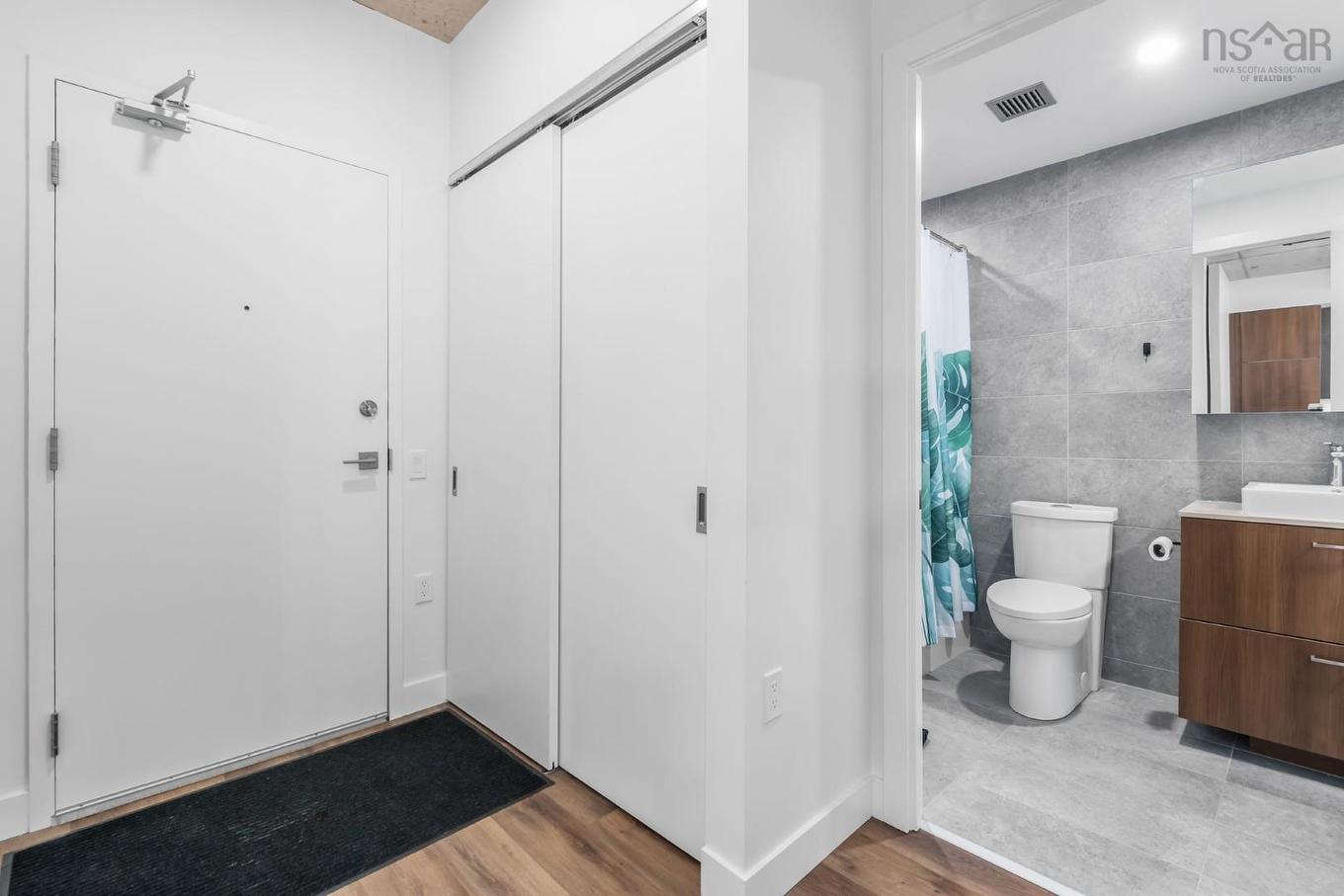 402 5511 Bilby Street, Halifax, NS - Indoor Photo Showing Bathroom