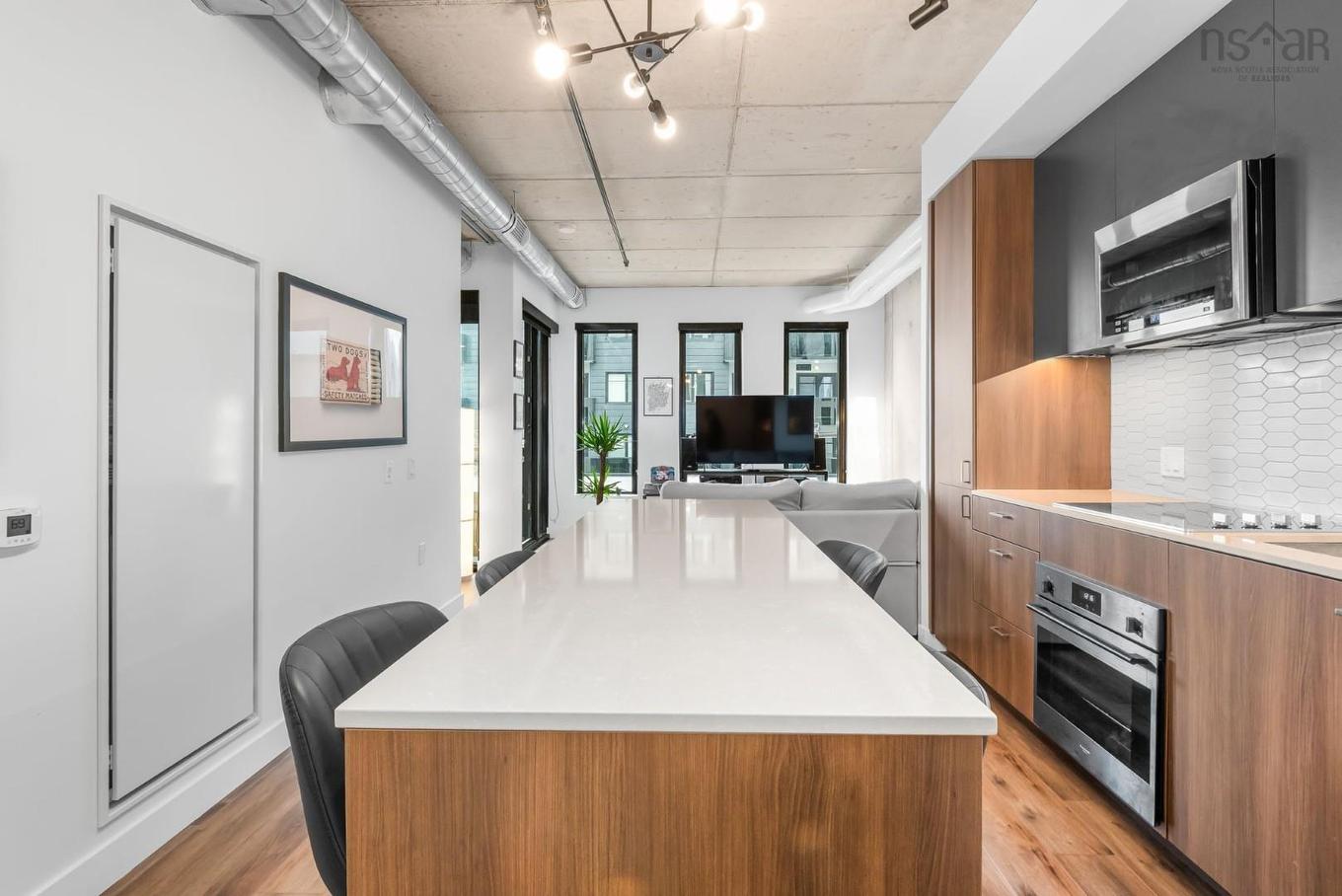 402 5511 Bilby Street, Halifax, NS - Indoor Photo Showing Kitchen
