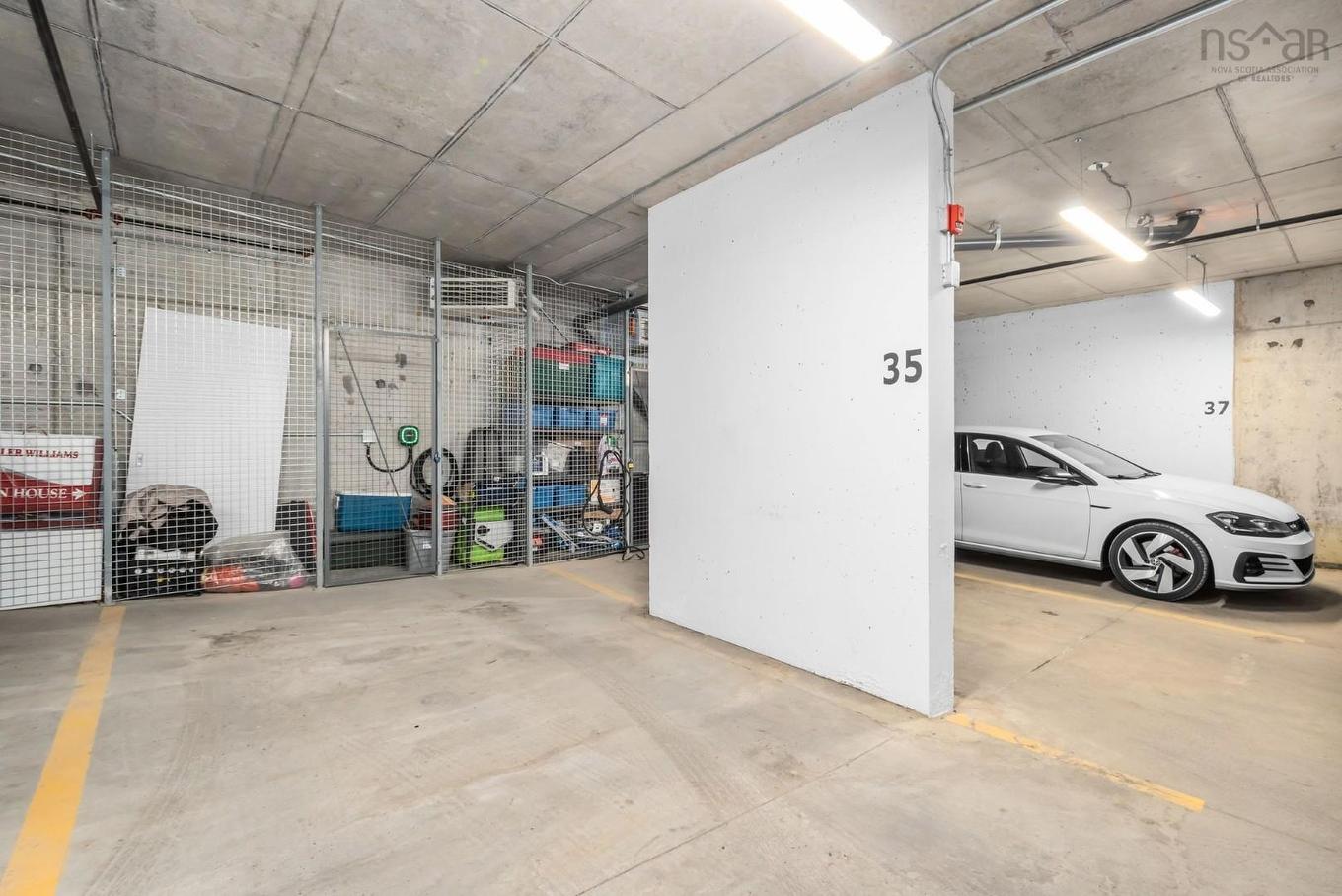 402 5511 Bilby Street, Halifax, NS - Indoor Photo Showing Garage