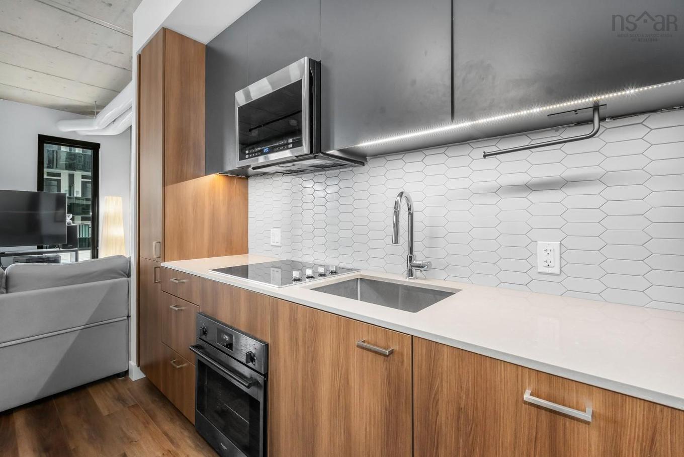 402 5511 Bilby Street, Halifax, NS - Indoor Photo Showing Kitchen With Upgraded Kitchen