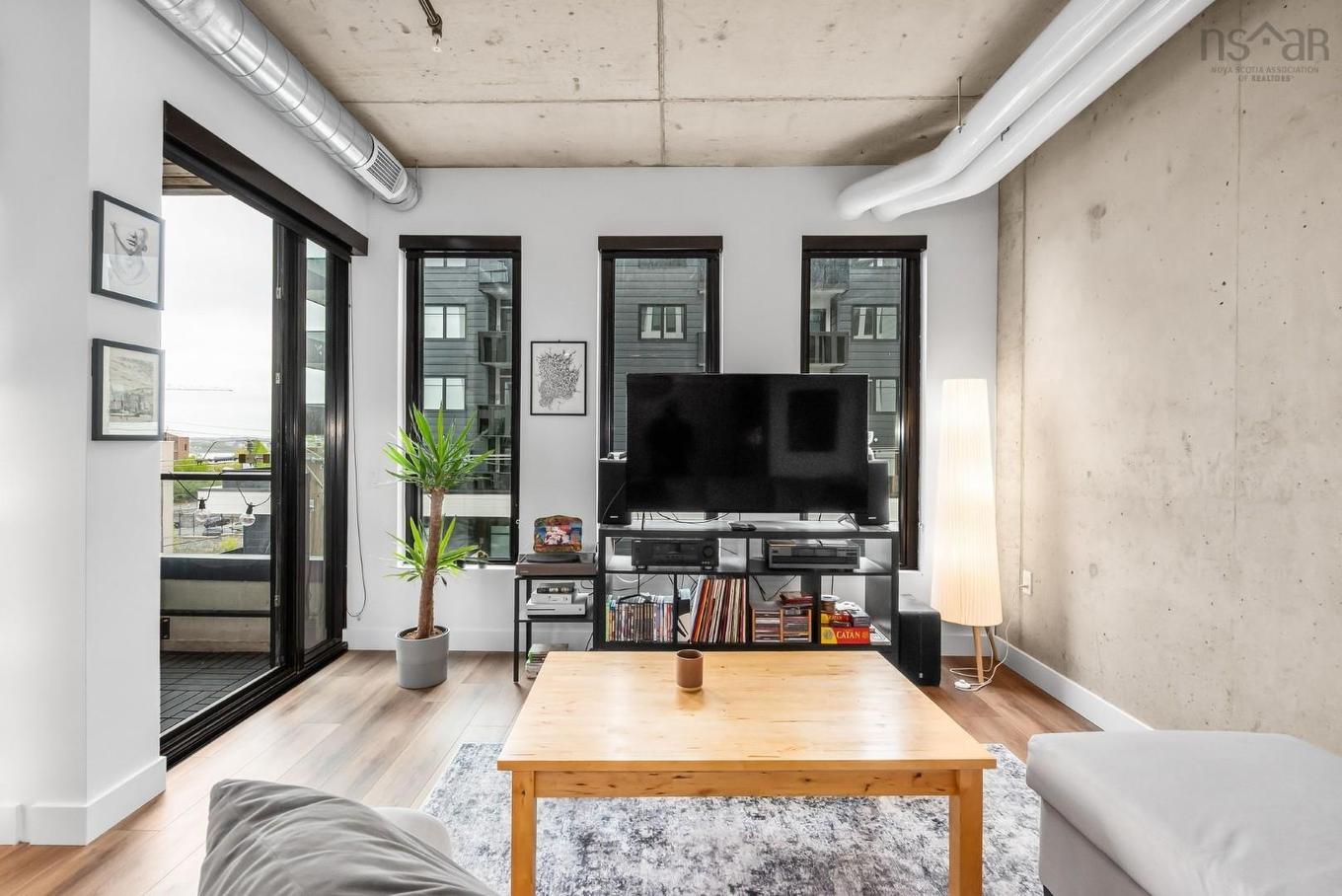 402 5511 Bilby Street, Halifax, NS - Indoor Photo Showing Living Room
