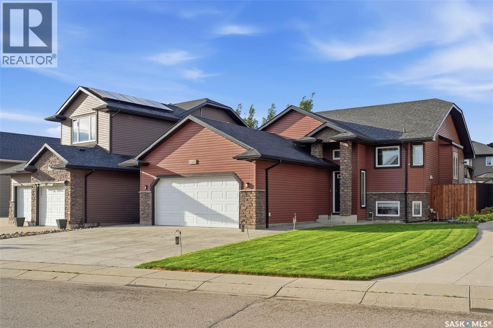 615 Pringle Bend, Saskatoon, SK