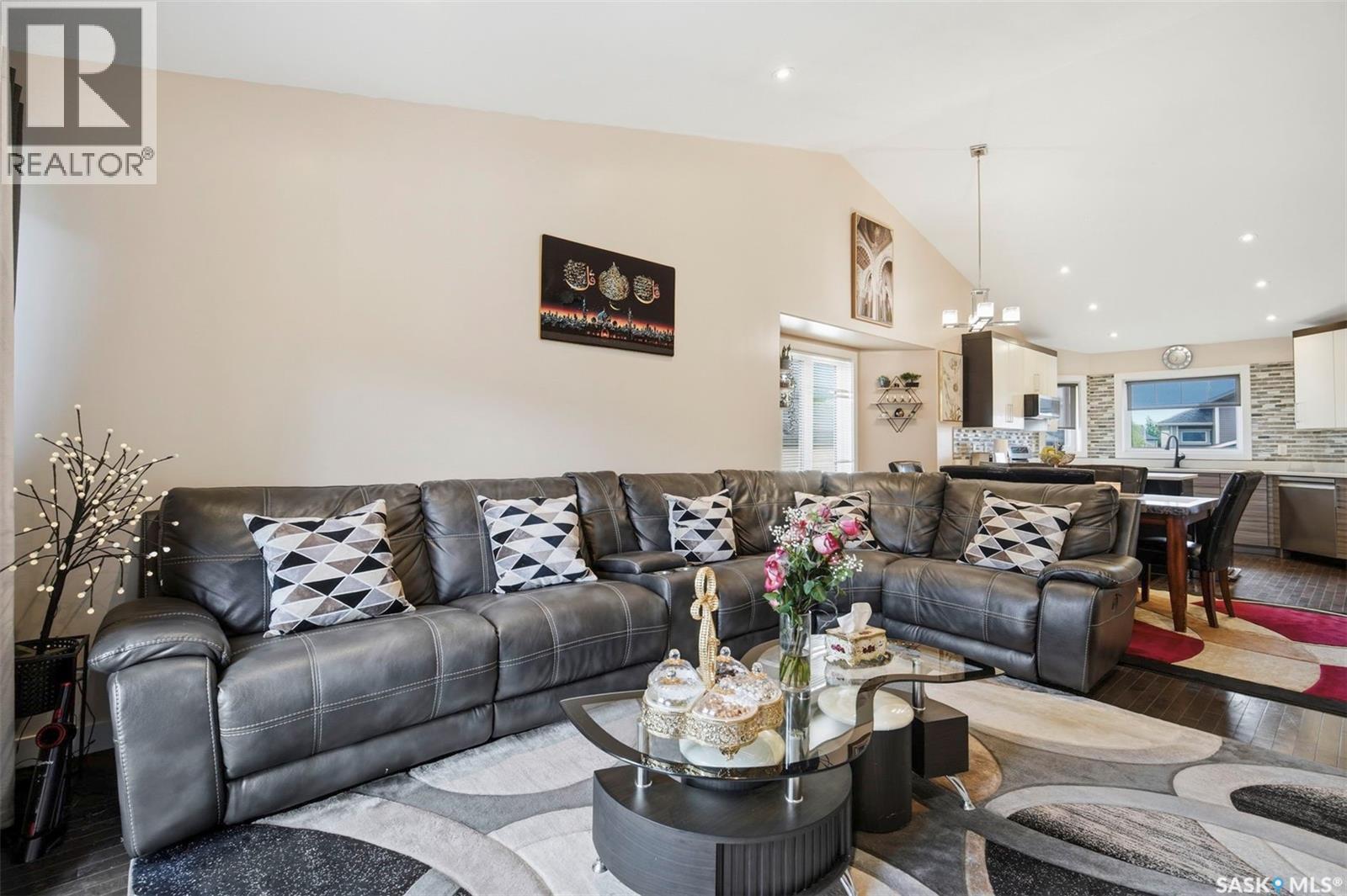 615 Pringle Bend, Saskatoon, SK