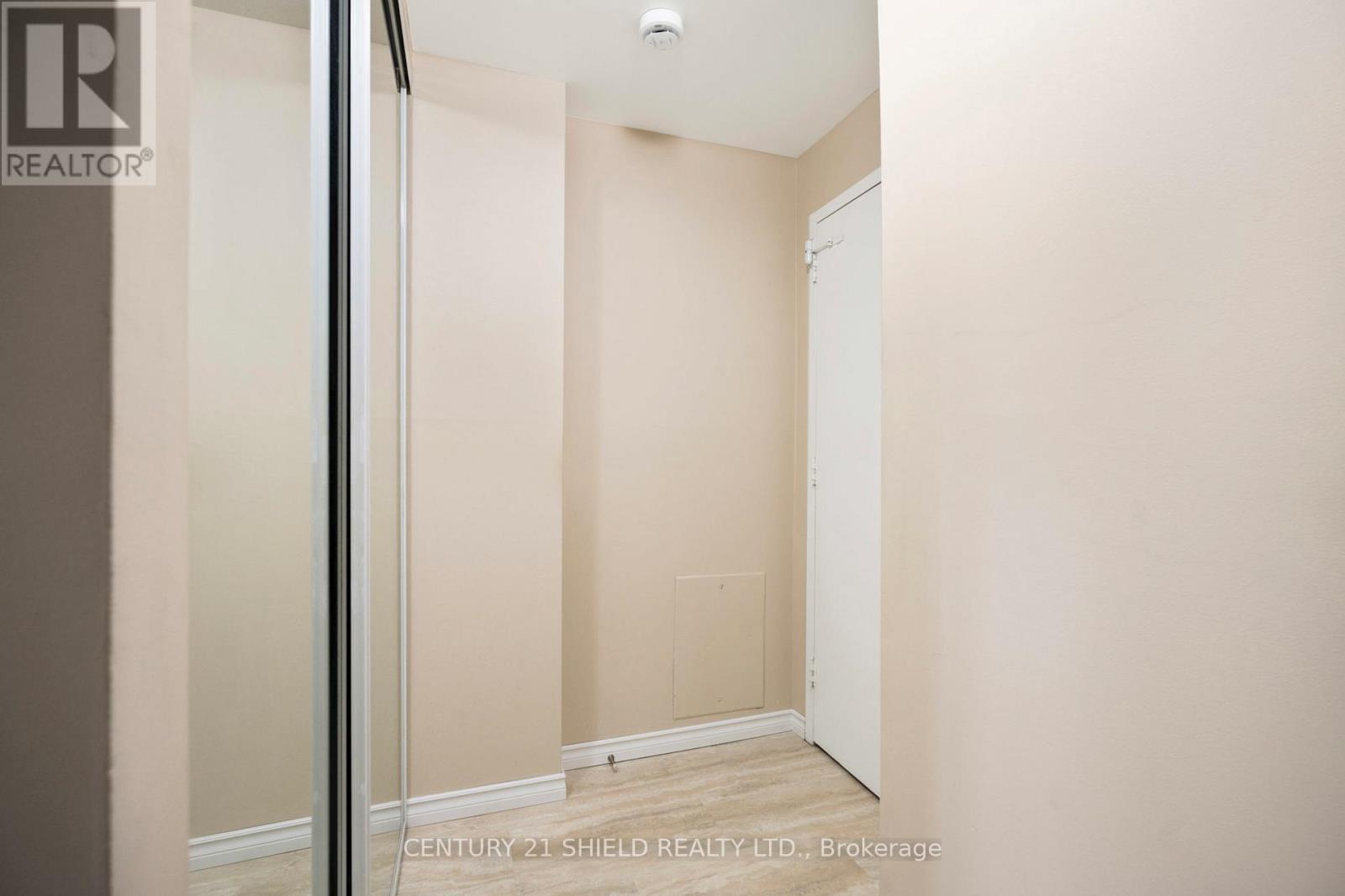 Entrance - 401 - 308 Second Street E, Cornwall, ON