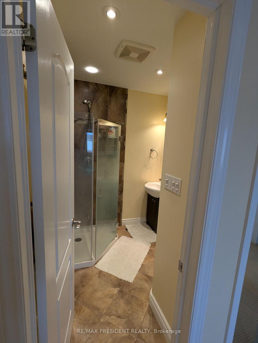 2563 Whittaker Drive, Burlington, ON