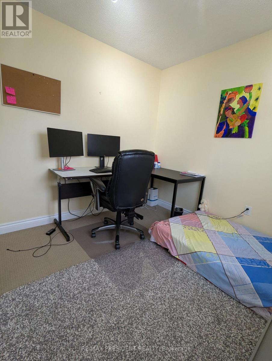 2563 Whittaker Drive, Burlington, ON
