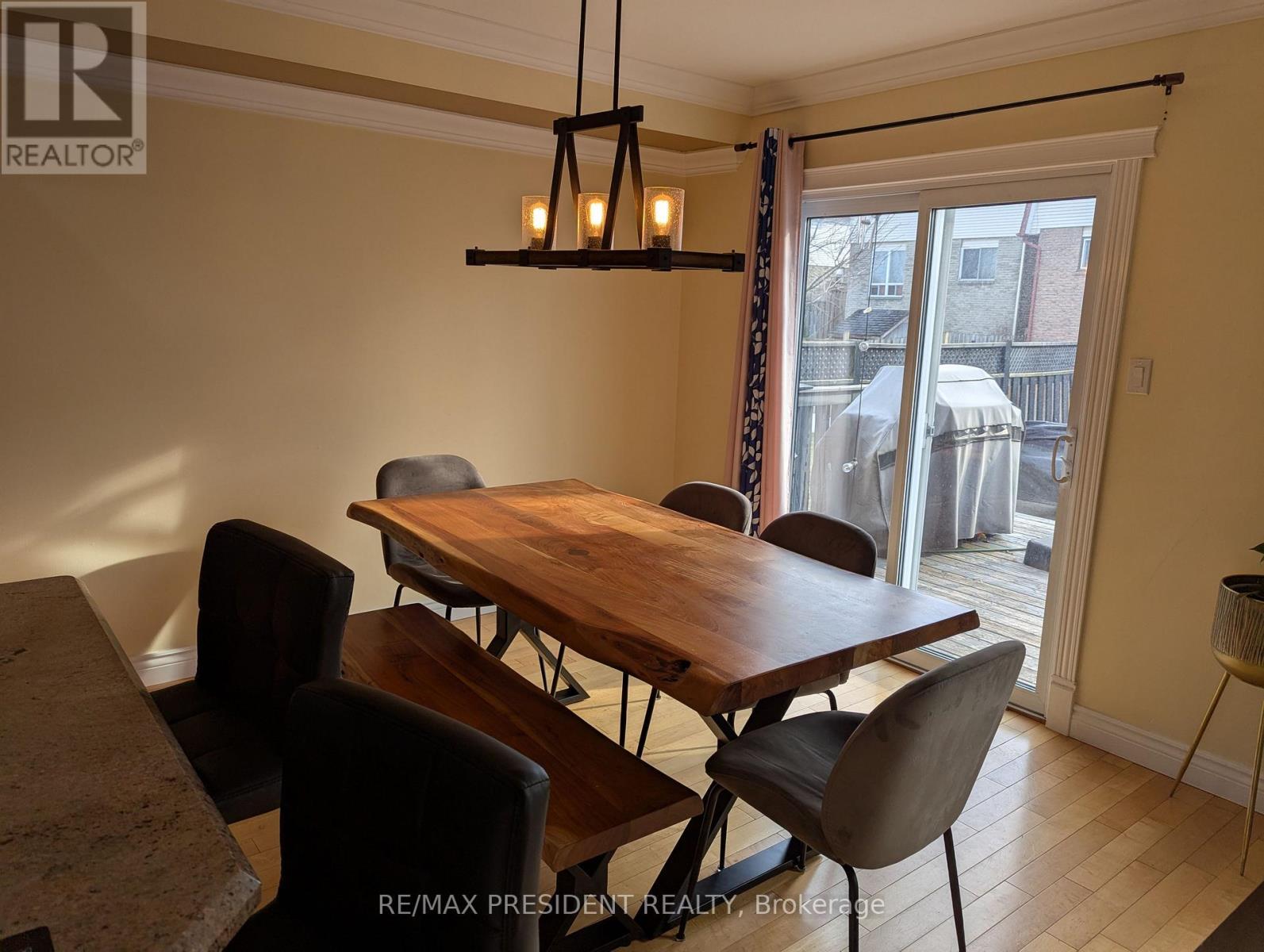 2563 Whittaker Drive, Burlington, ON