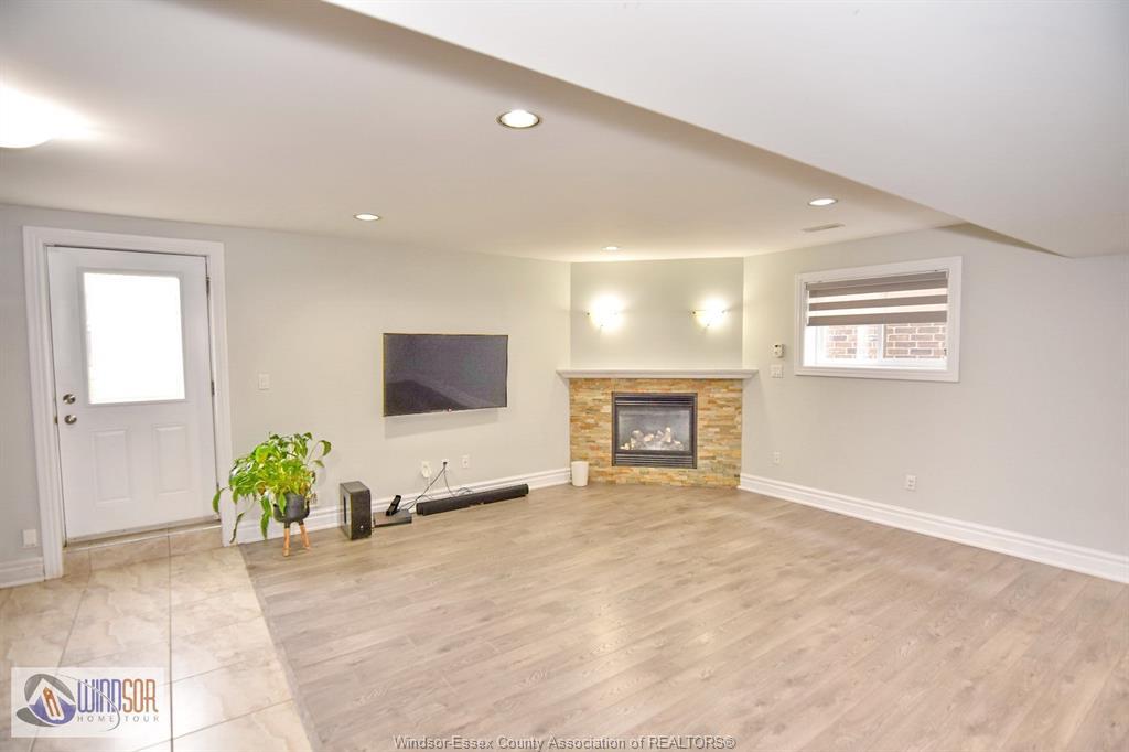 4759 Periwinkle Crescent, Windsor, ON