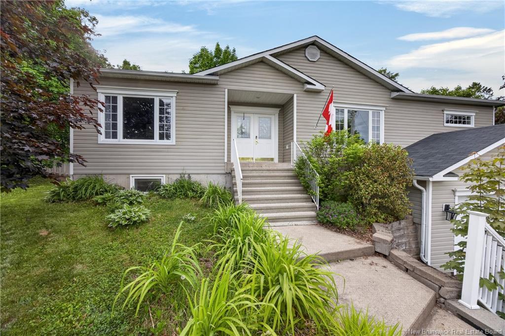 91 Maclean Crt, Fredericton, NB