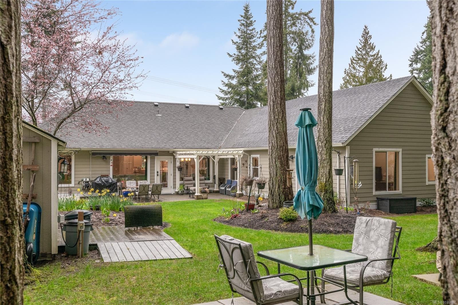 3936 Creekside Dr, Bowser, BC