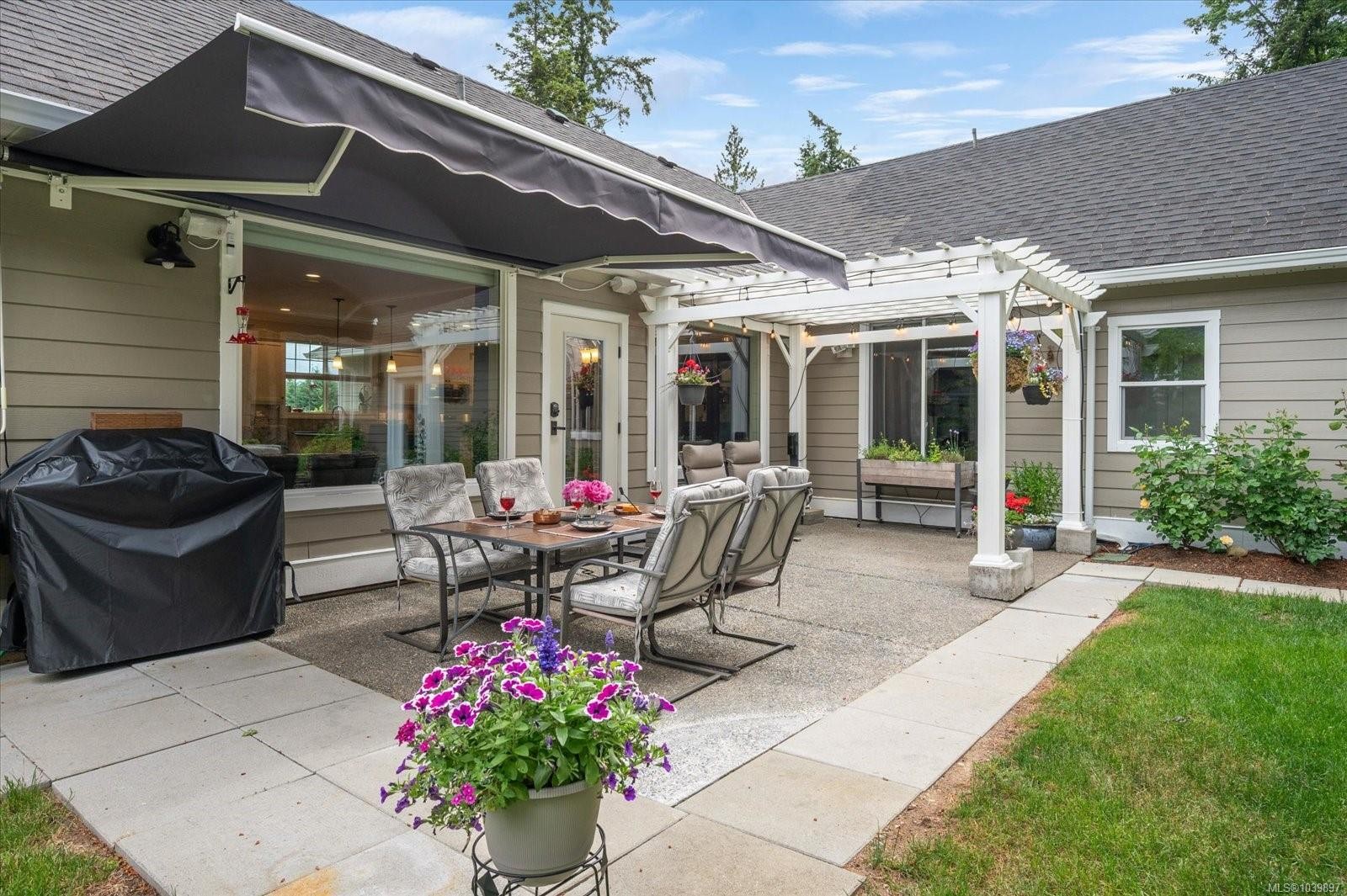 3936 Creekside Dr, Bowser, BC