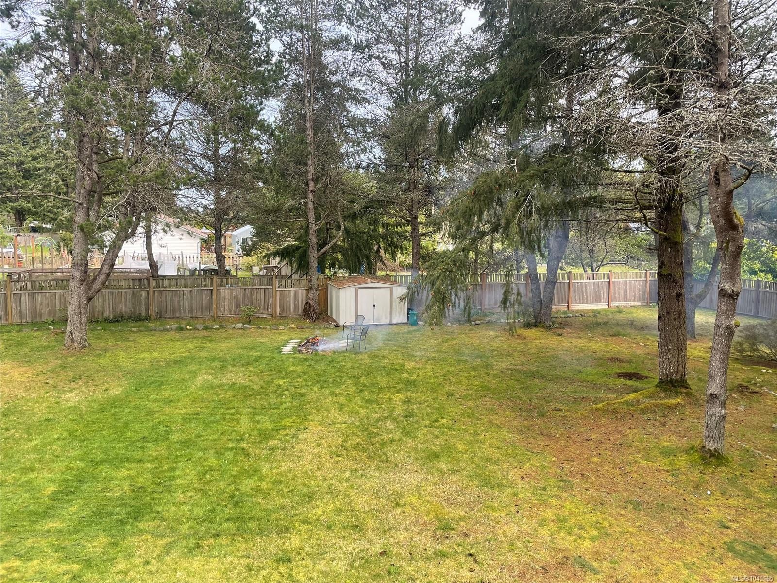 247 Huson Rd, Qualicum Beach, BC