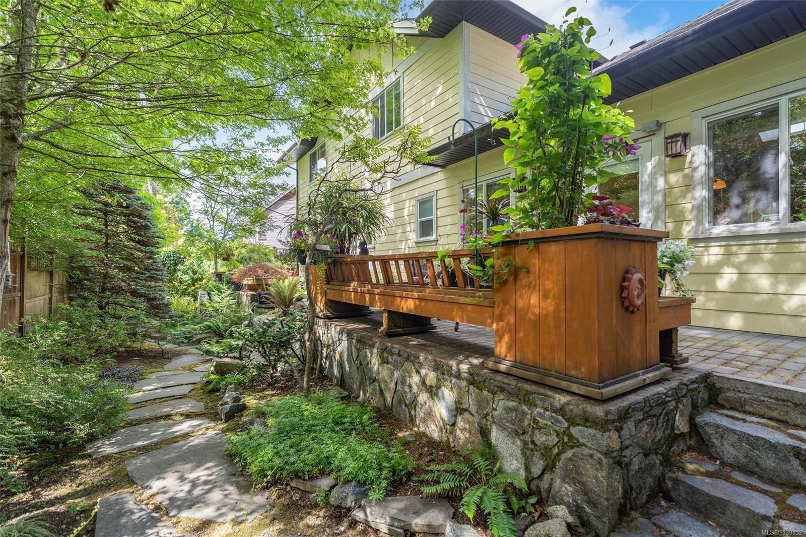 3962 Stan Wright Lane, Saanich, BC
